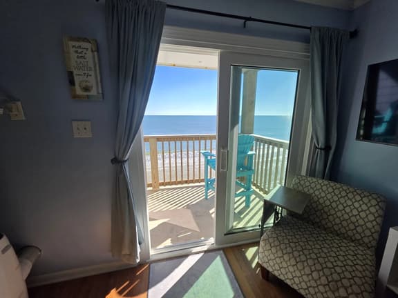Shore Beats Work - Oceanfront New Balcony 3rd Flr
