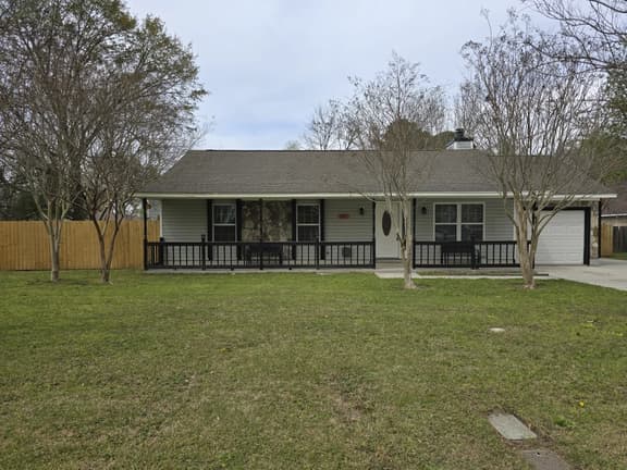 Coastal Comfort Close to Camp Lejeune - Image 1